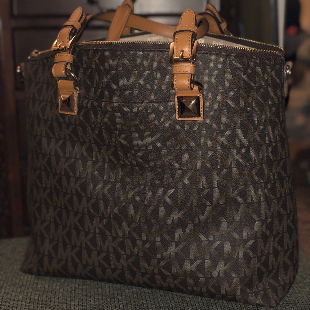 Michael Kors Jet Set Travel Medium Bag
